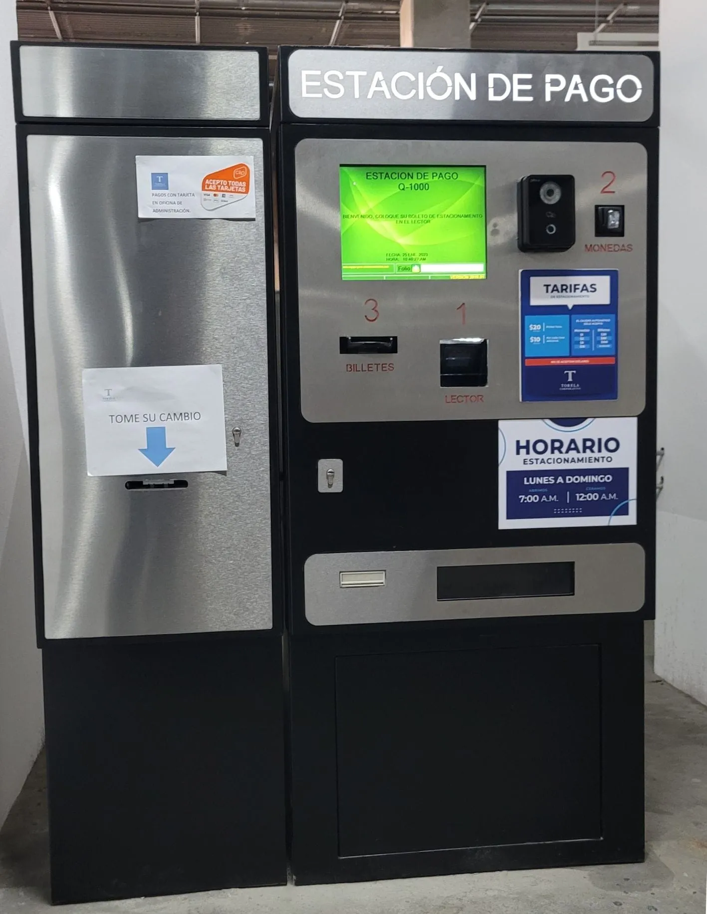 Estación automática QPARK compatible con pago por celular App PARCO