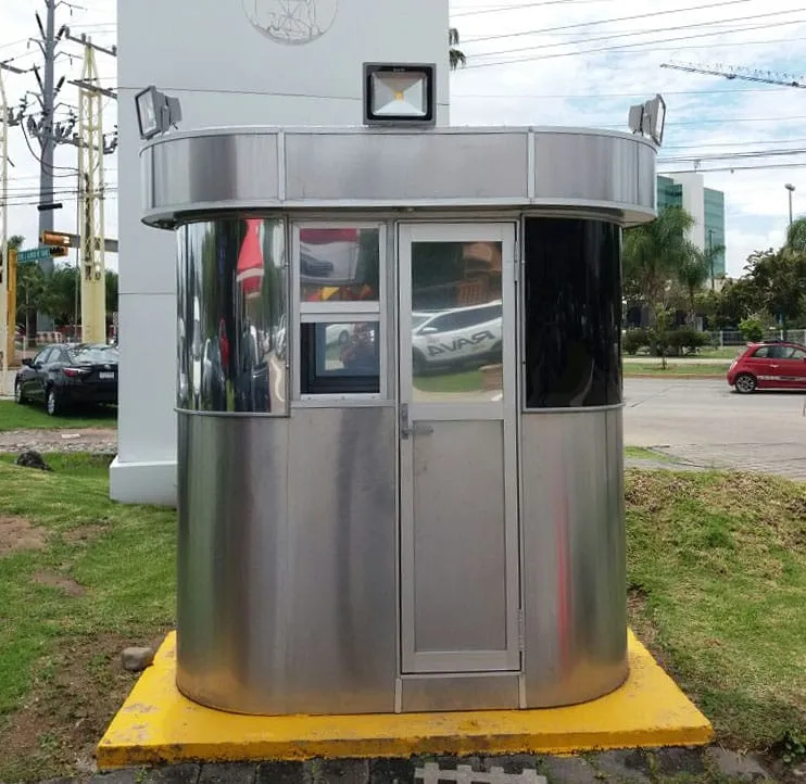 Caseta exterior para estacionamientos