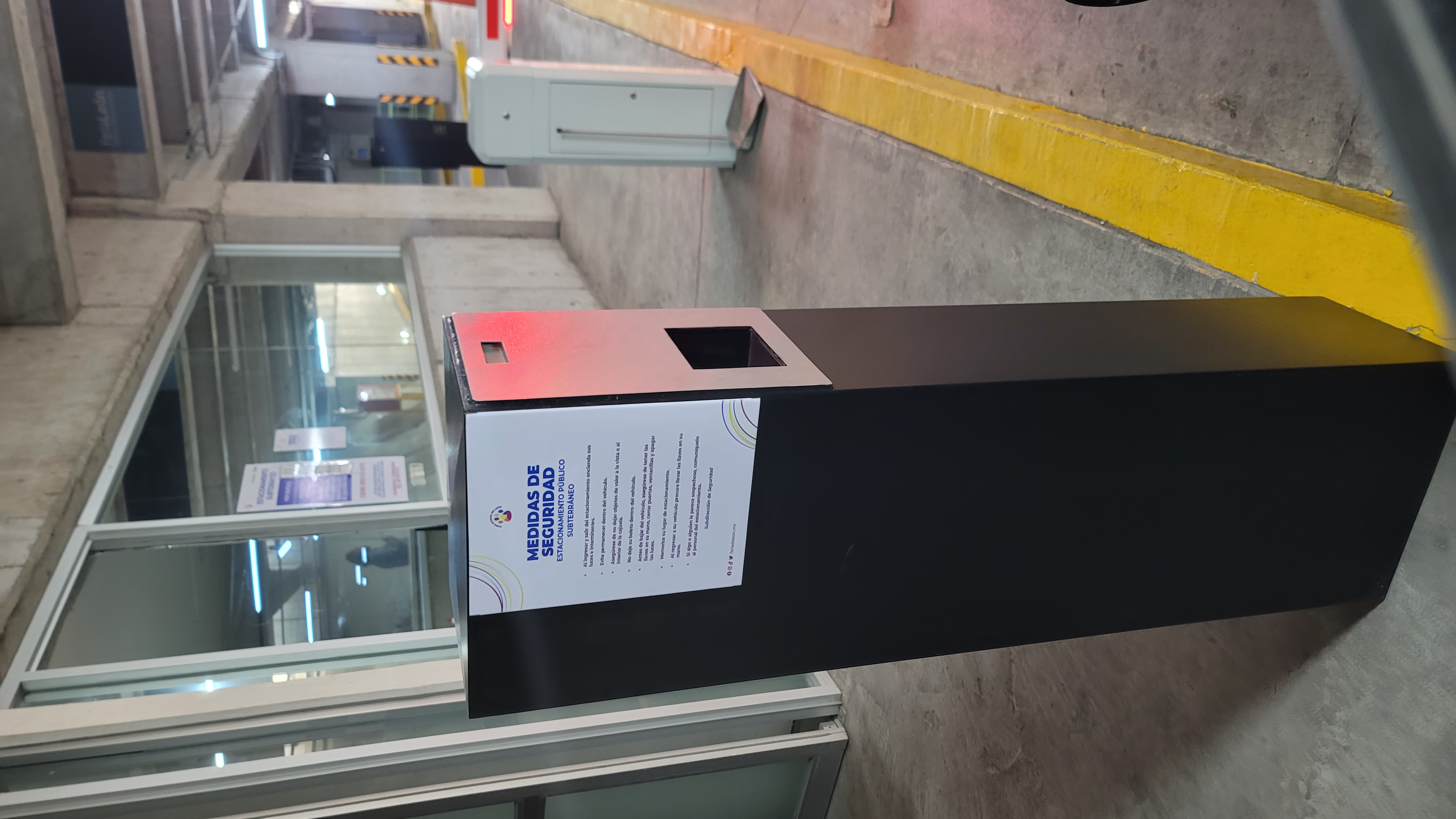 Maquina validadora de boletos pagados en estacionamientos