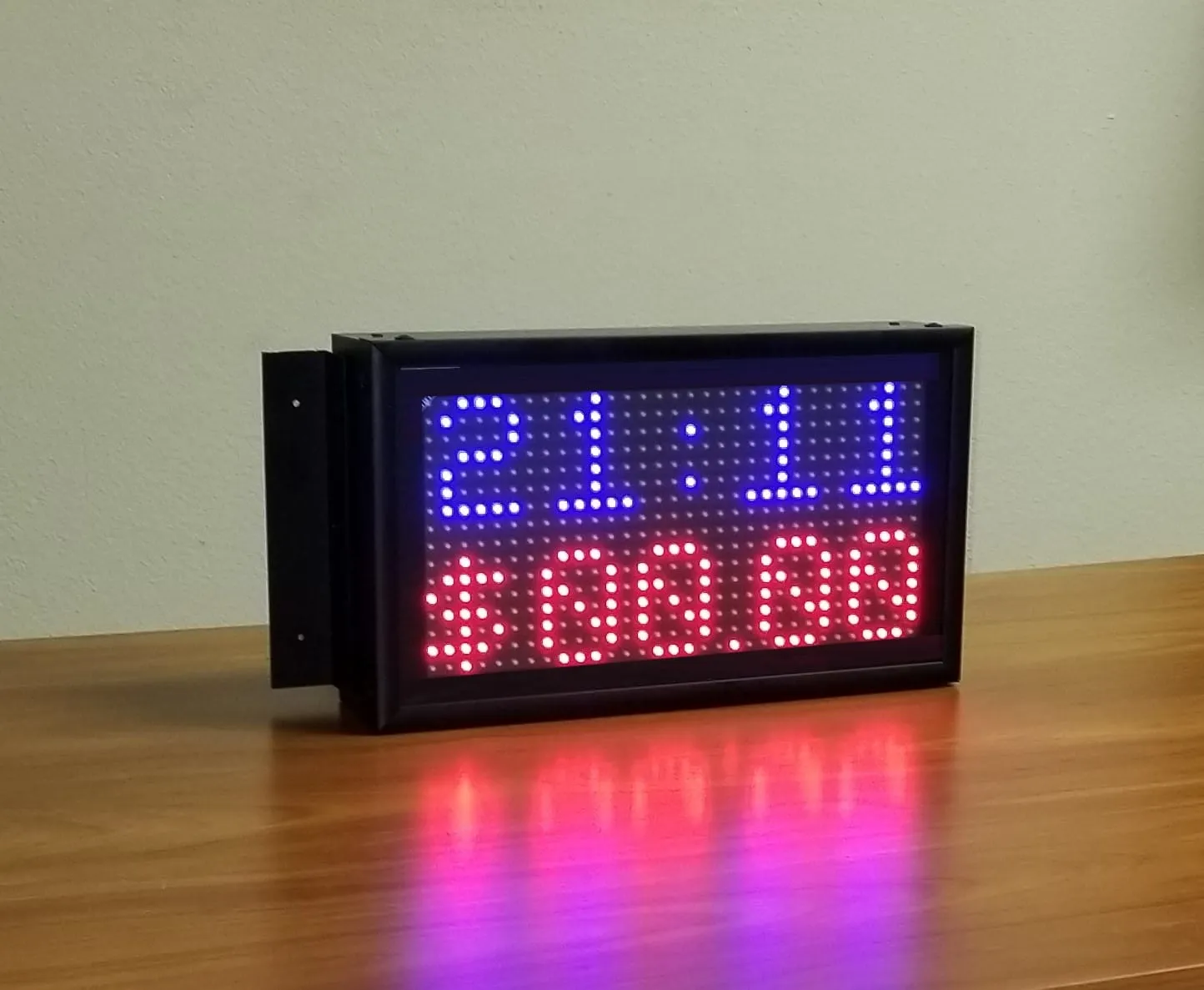 Display luminoso de tarifas para casetas de estacionamiento